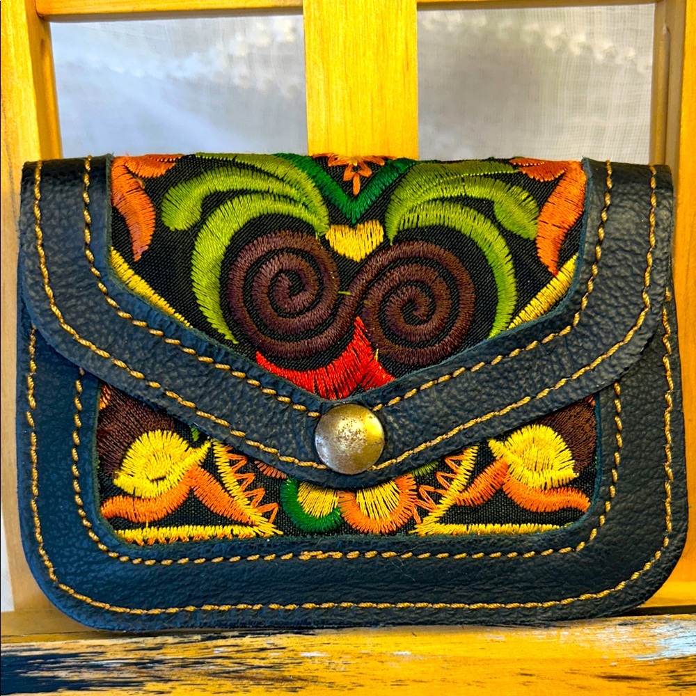 NWOT Handmade embroidered leather wallet
